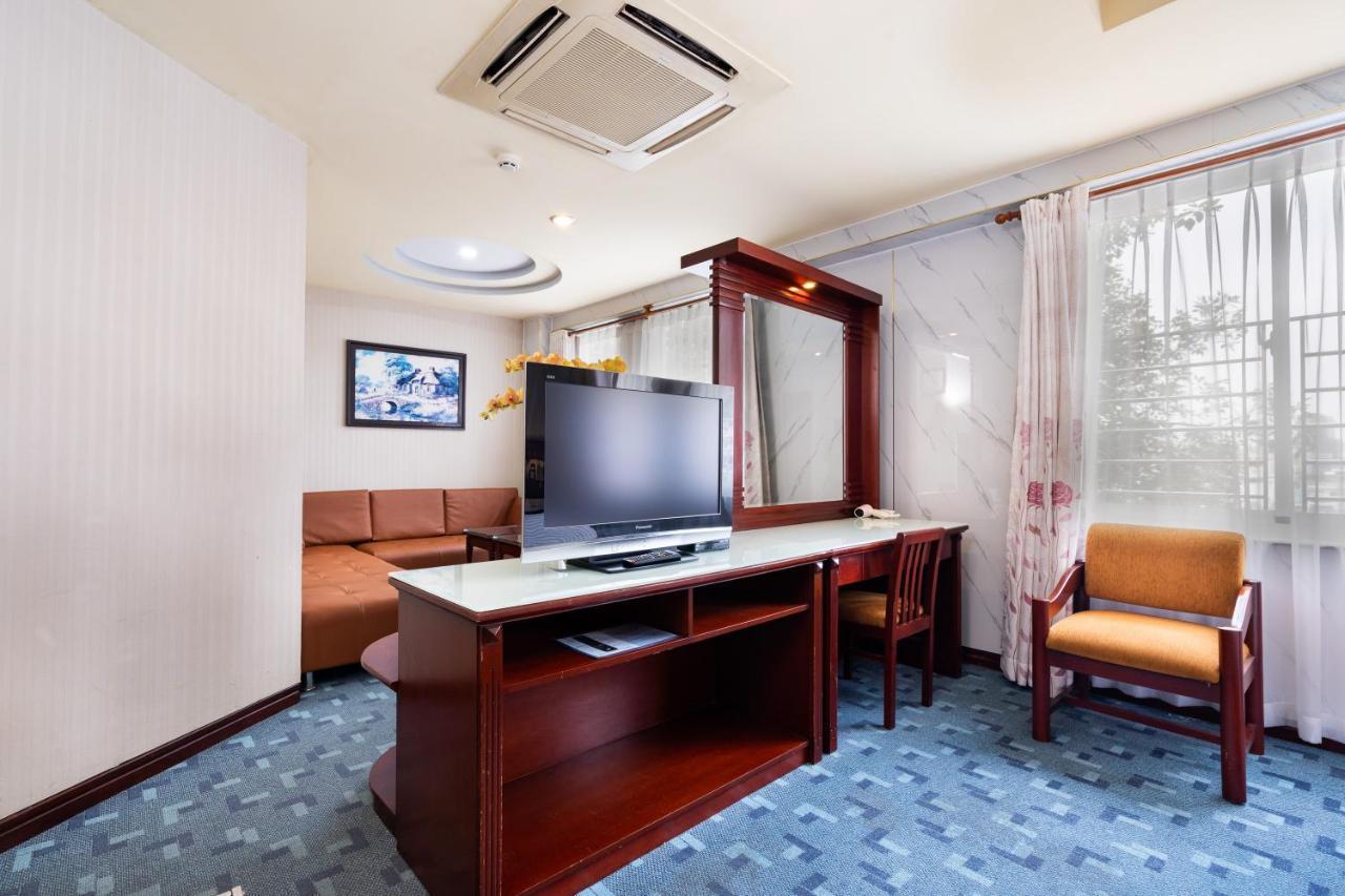 Lucasta Saigon Hotel Thành Pho Ho Chí Minh Esterno foto